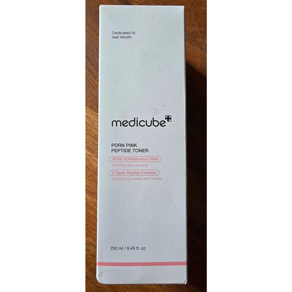 Medicube PDRN Pink Peptide Cica Soothing Toner 8.45 fl Oz. Korean Skincare New - Picture 1 of 3